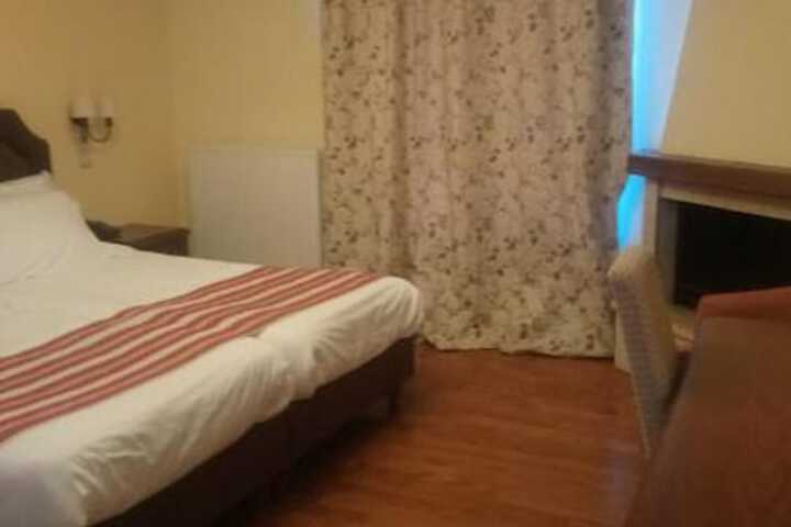 Room 2 of 18