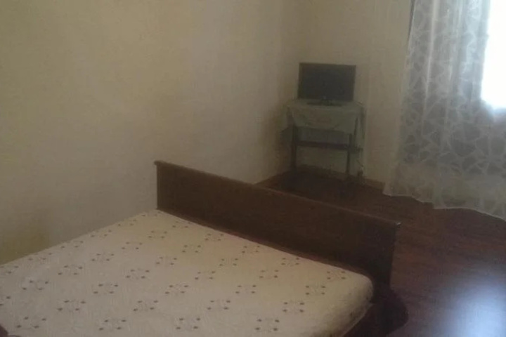 Room 6 of 17