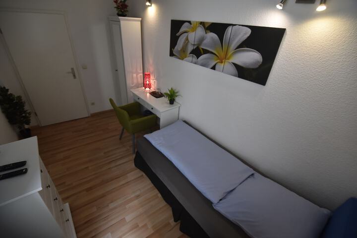 Room 6 of 149