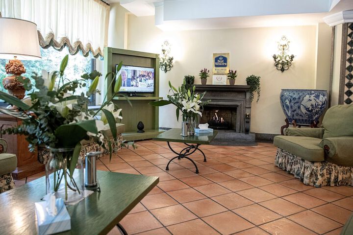 Entrance & Lobby