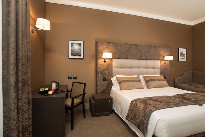 Room 4 of 78
