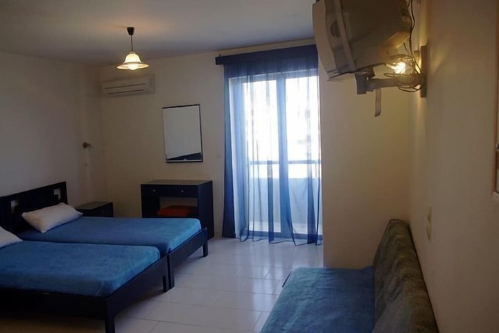 Room 14 of 38