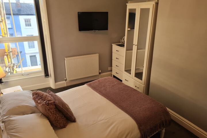 Room 32 of 86