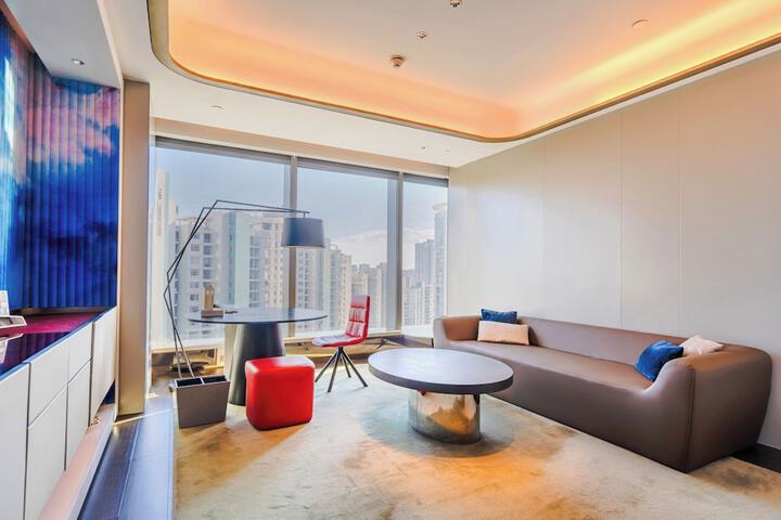 Room 55 of 168