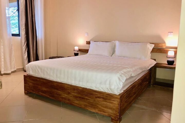 Room 8 of 32