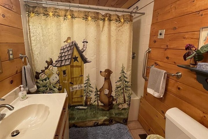 Room 9 of 24