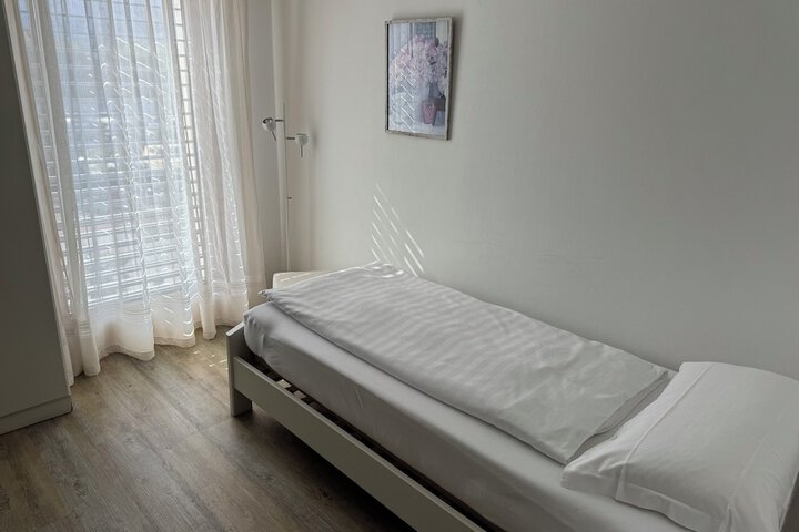 Room 6 of 20