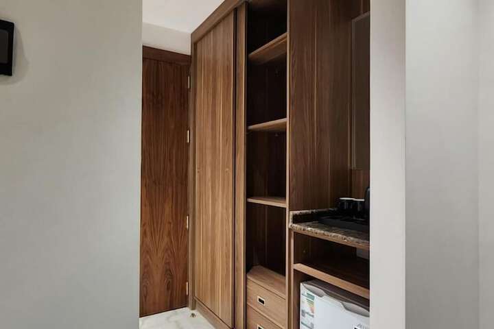 Room 13 of 23