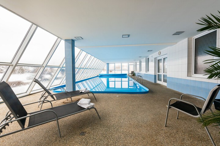 Pool 36 of 100