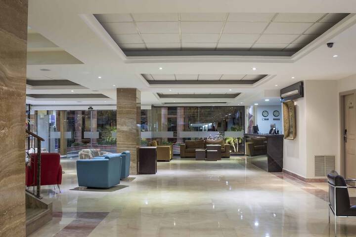 Entrance & Lobby