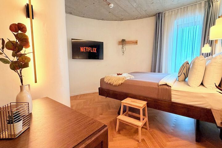 Room 93 of 175