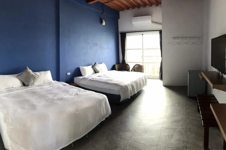 Room 5 of 13