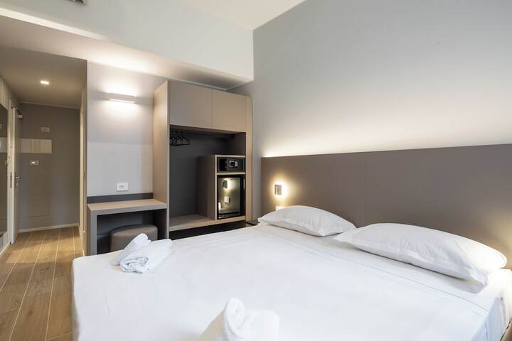 Room 25 of 51