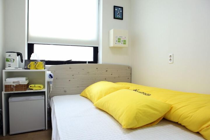 Room 9 of 60