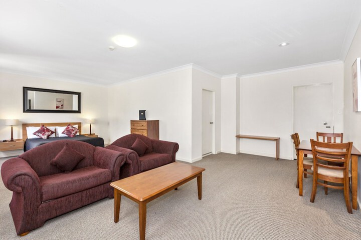 Room 8 of 25