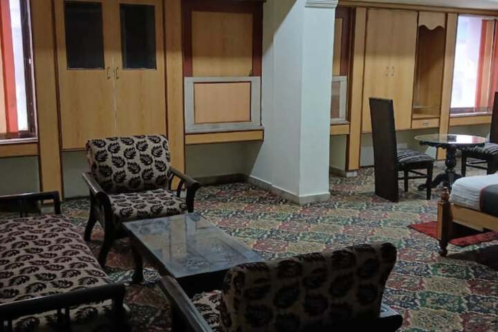 Room 15 of 31