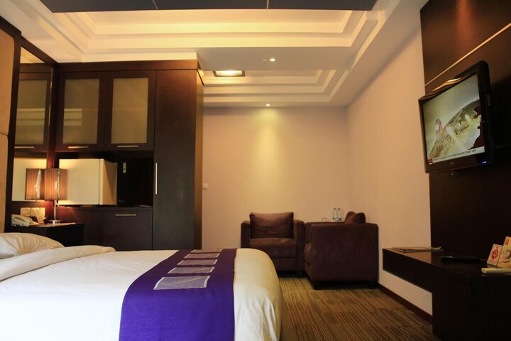 Room 6 of 31