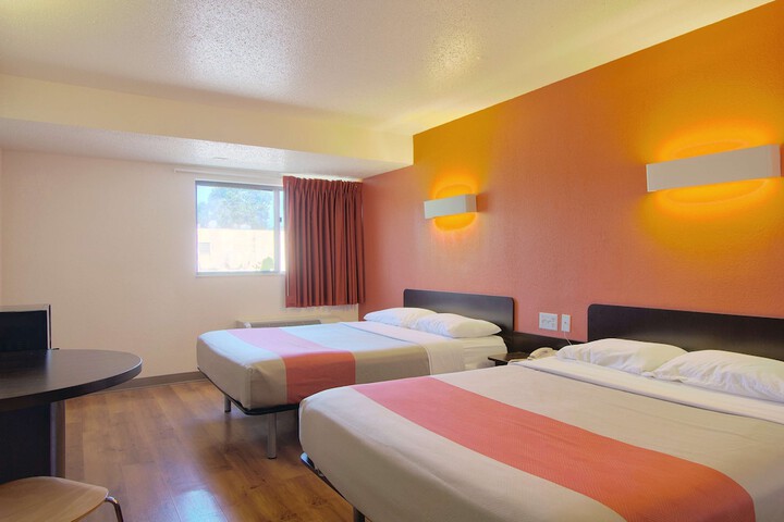 2 Queen Beds (4 of 8)