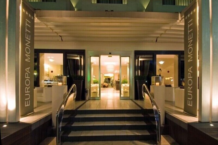 Hotel 89 of 92
