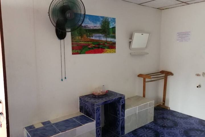 Room 4 of 36