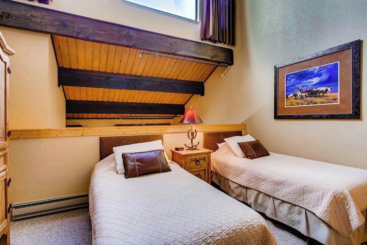 Room 53 of 229