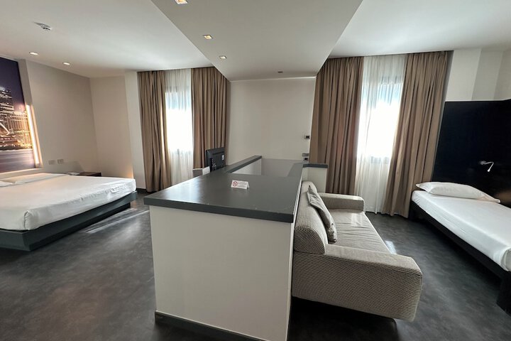 Room 21 of 132