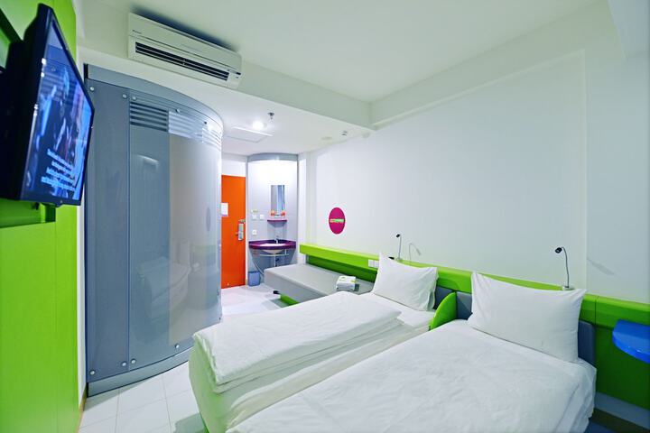 Room 4 of 55