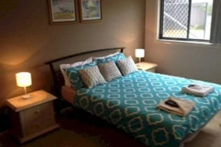 Room 9 of 12