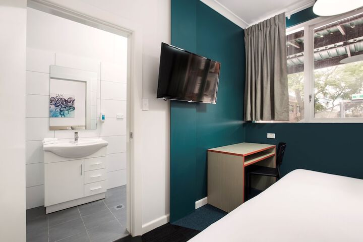 Room 14 of 43