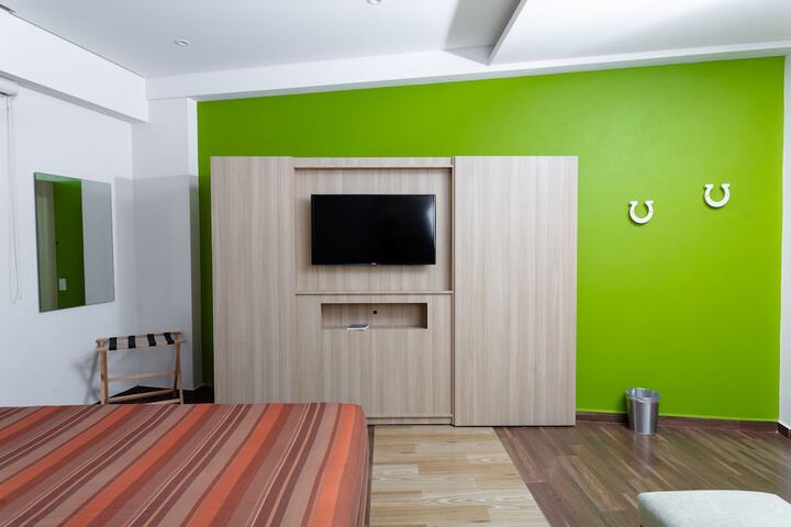 Room 6 of 36