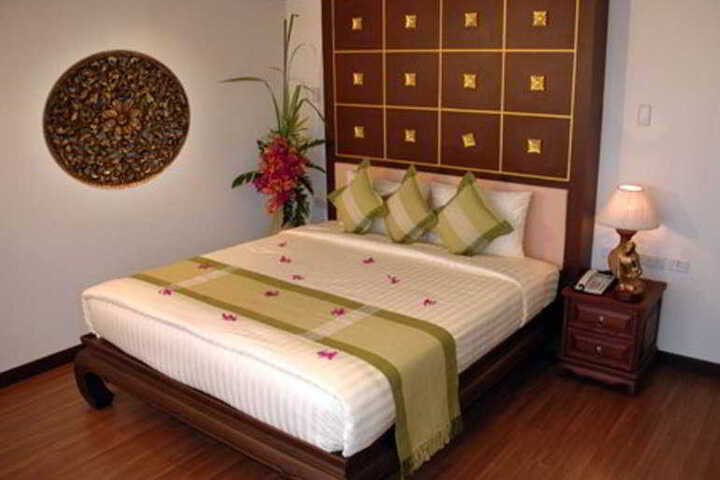Room 7 of 10