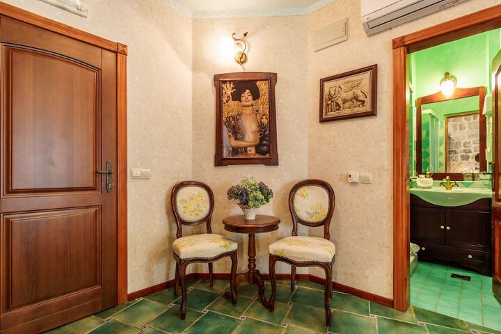 Room 8 of 59