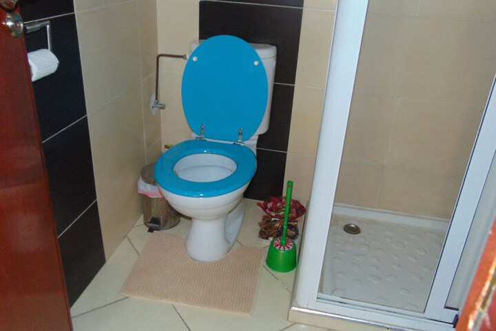 Room 9 of 15