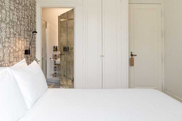 Room 26 of 54