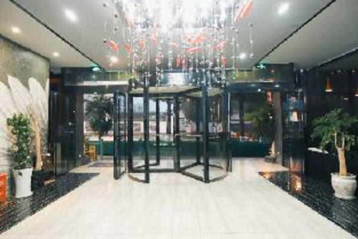 California Holiday Hotel
