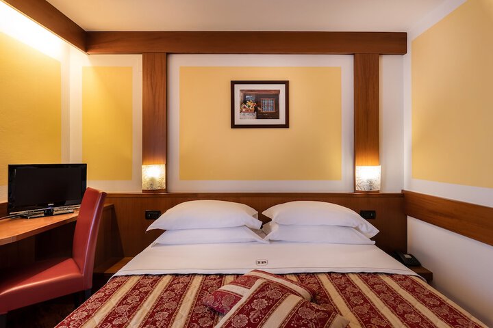 Room 55 of 122