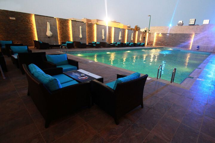 Hotel with Pool