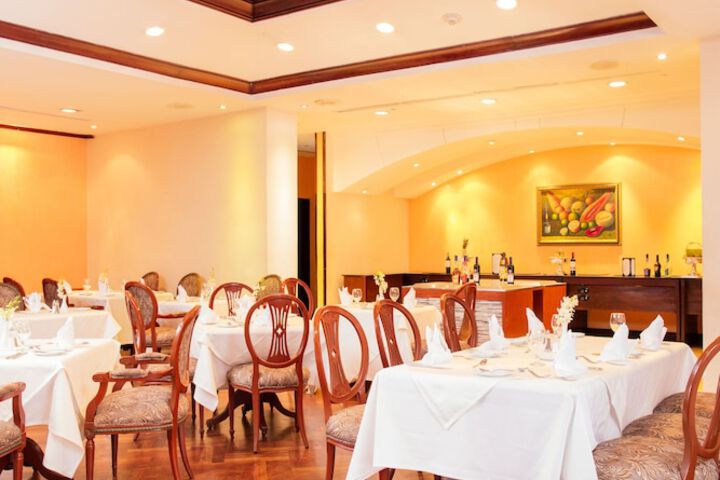 Dining 55 of 92
