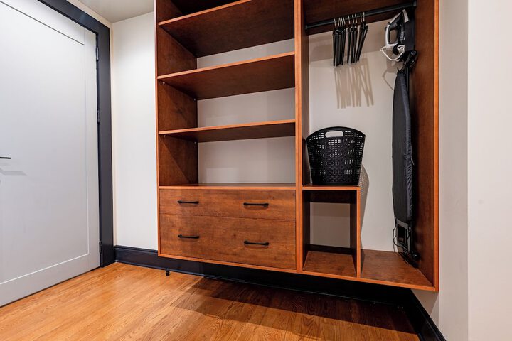 Room 15 of 341