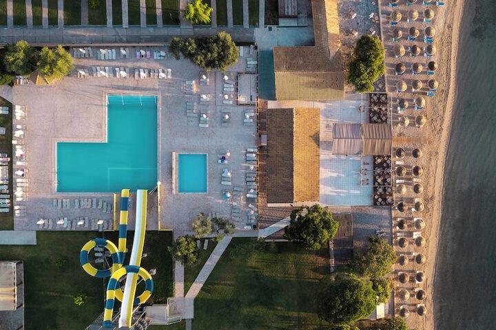 Pool 41 of 90