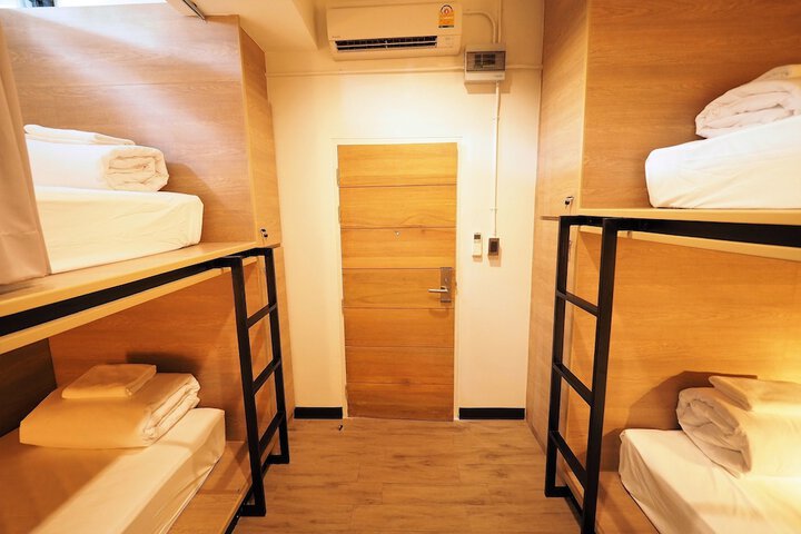 Room 27 of 64