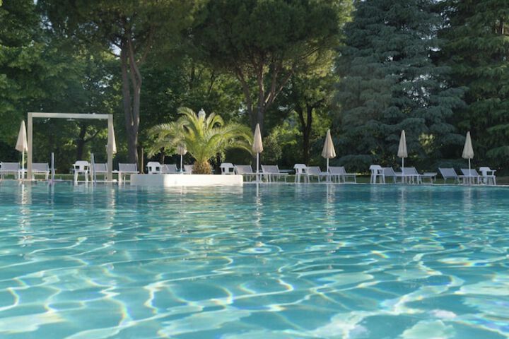 Hotel with Pool