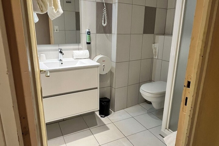 Room 19 of 29