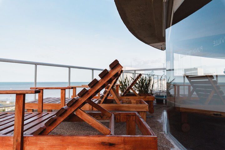 Sundeck 66 of 68