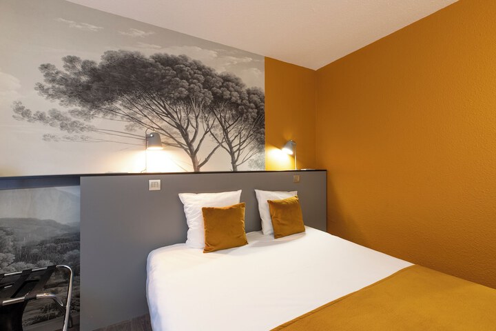 Room 13 of 51