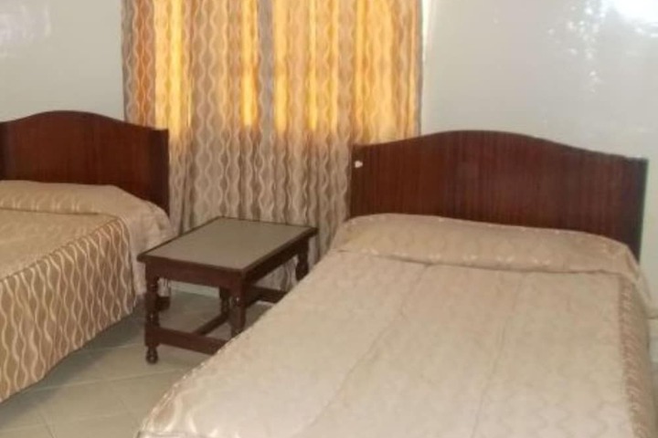 Room 5 of 17
