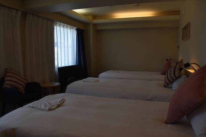 Room 27 of 97