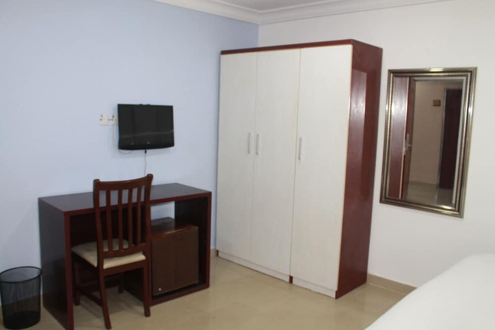 Room 13 of 25