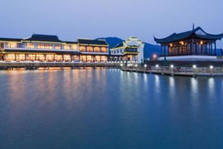 Luxiang Ancient Village Holiday Inn Suzhou