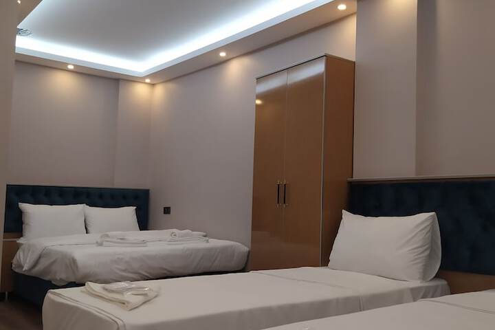 Room 51 of 111
